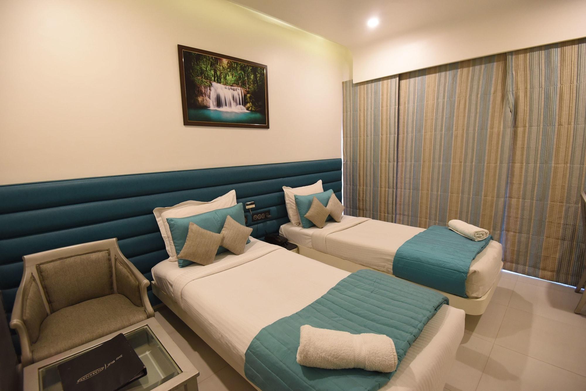 Vits Sharanam, Thane Luaran gambar