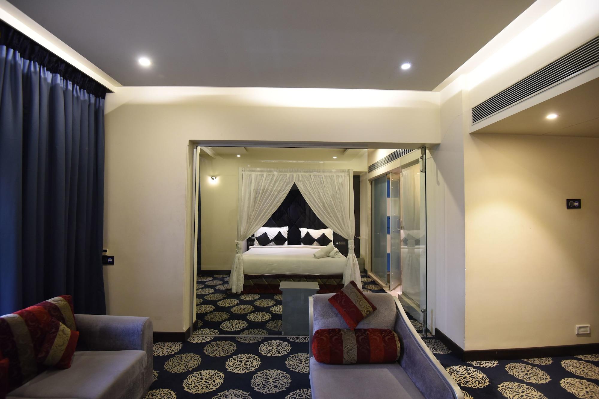 Vits Sharanam, Thane Luaran gambar